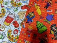 c43　マクドナルド生地　綿ポリ素材　2枚セット