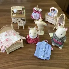 シルバニアファミリー　学習机　ドレッサー　ベッド等いろいろ