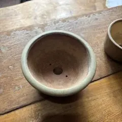 陶器製植木鉢 小型 ベージュと茶色