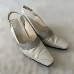 バックストラップパンプスのサムネイル