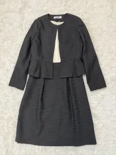 美品　ナチュラルビューティベーシック　フォーマルセットアップ　Mサイズ