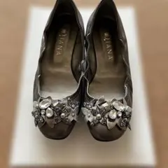 最終SALE！美品⭐︎DIANA キラキラフラットシューズ 装飾付き22.5センチ