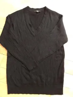 ユニクロ Vネックニット セーター