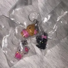 多少の値下げ可能　ハローキティ　めじるしアクセサリー　ガチャ