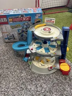 トミカ ぐるぐるシュート‼︎ DXトミカパーキング