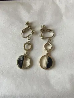 イヤリング　ゴールド