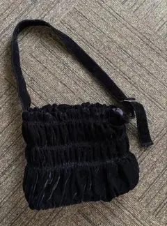 and mikka黒ベロアショルダーバッグ