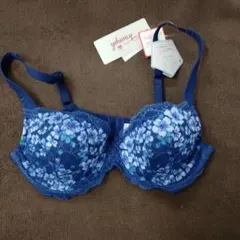 Triumph 恋するブラ C70 ネイビー 花柄