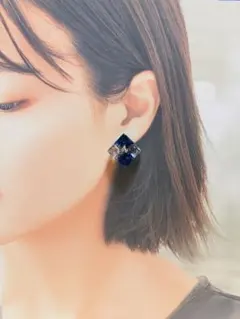 ネイビーブルー&クリア四角形レジンピアス