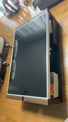 黒いガラス天板のセンターテーブル