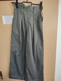 GU ワイドパンツ Sサイズ オリーブグリーンカーキ長ズボンボトムス