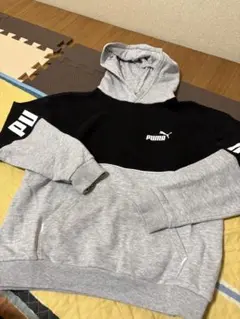 美品☆プーマ　パーカー　140㎝