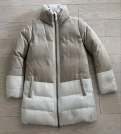 ベージュホワイトダウンジャケット