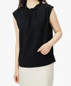 フリルネック ノースリーブ 黒