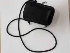 Takeo kikuchi 黒 レザー ショルダーバッグ スマホ用