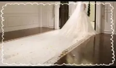 ホワイトウェディングドレス トレーン付き