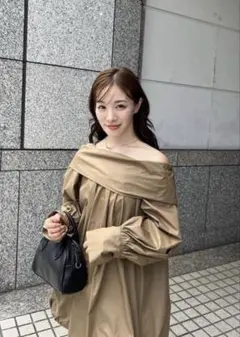 ココディール（COCODEAL）　オフショルダーワンピース