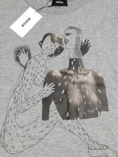Zucc グレー アートプリント Tシャツ 定価12000円＋税 新品タグ付きのサムネイル