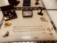 し*い様 遺品整理品と自分が頂いた物などになります。