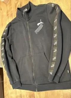 PUMA ブラック ジップアップジャージ