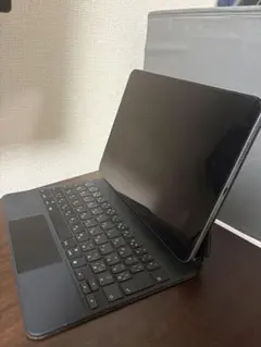 iPad Pro Apple Intelligence対応純正キーボード付き