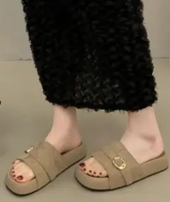 ベージュ 厚底 コンフォートサンダル