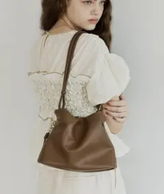 OLUN nuance gather shoulderbag