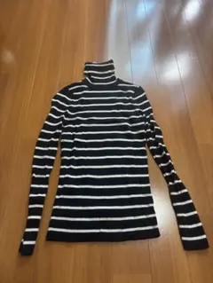 UNIQLOエクストラファインメリノリブタートルネックセーター（ボーダー・長袖）