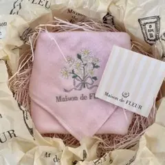 【新品未使用】Maison de FLEUR花柄刺繍 タオルハンカチのサムネイル