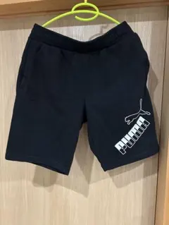 PUMA ブラック ショートパンツ