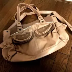 アクシーズファム　 ベージュ ポケット付き 大きめバッグ