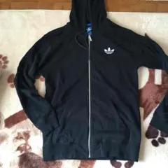 アディダスオリジナル パーカー