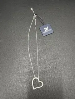 スワロフスキー　ネックレス　Loveペンダント　ハート　シルバー