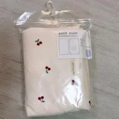 新品♡ petit main ベビー　さくらんぼ　防水シーツ　70×120のサムネイル