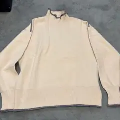 YORT クリーム色 ハイネックセーター