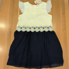 ☆新品　お花のレースが素敵なワンピース　150