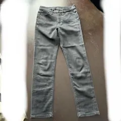 ユニクロUNIQLO スキニーストレートハイライズジーンズ23