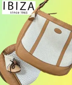 IBIZA 牛革とバッファロー　ショルダー 凝った素材　同色靴チャーム付き