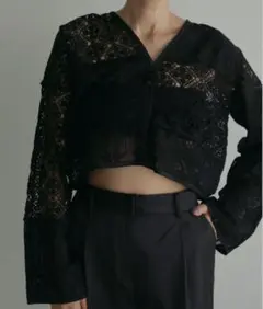 ぷ*ん様 UND 2WAY CUT LACE FRILL TOP aneri ブ - メルカリ
