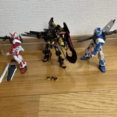 HG.組立済、ガンダムアストレイ、レッド、ブルーフレーム ゴールドフレーム天ミナのサムネイル