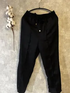 ネイビー　クロップドパンツ　Mサイズ