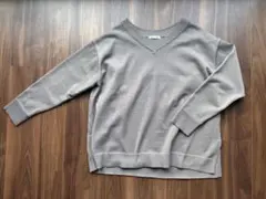 GU グレー Vネック 長袖ニット Mサイズ