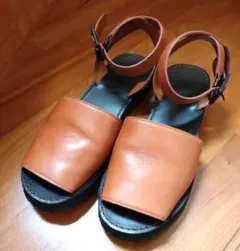 MARGARET HOWELL レザーアンクルストラップサンダル　22.5cmのサムネイル