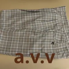 a.v.v Beige Glen Check 3-Tuck Pantsのサムネイル