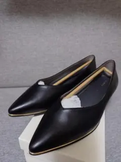 【新品未使用】【RANDA】3E幅広 ソフト Vカットフラットパンプス ランダ