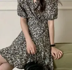 ★新品未使用★花柄 フリル ワンピース フラワーパターン