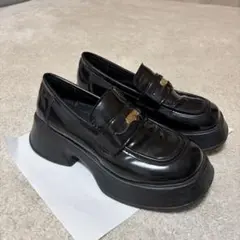 厚底 ブラック ローファー