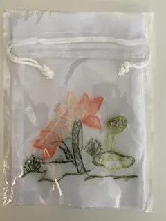 【新品、未使用品】ベトナム産 刺繍入り巾着 小物入れ