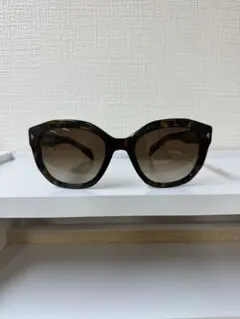 2026年最新】prada サングラス キャットアイの人気アイテム - メルカリ