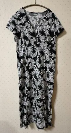 UNIQLO ユニクロ Vネックプリントワンピース 半袖 フラワー ワンピース